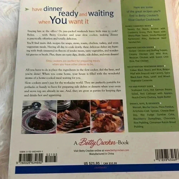 Betty Crocker slow cooker cookbook. Hard back - Picture 6 of 6